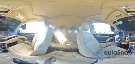 2018 Toyota Highlander Se z USA, uszkodzony, nr VIN 5TDKZRFH4JS247889